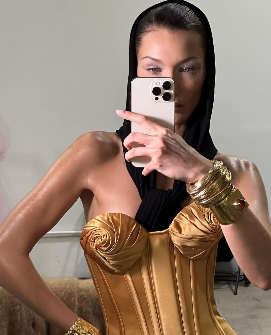 Doll brows Bella Hadid. Foto: Dok. Instagram @bellahadid