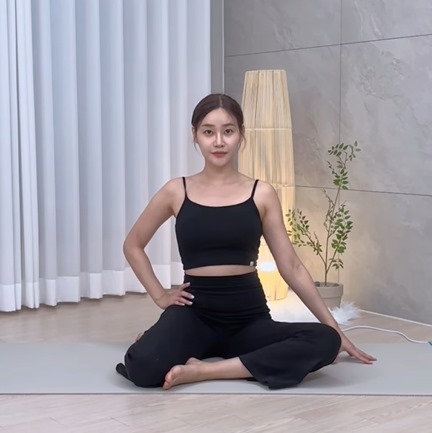Eks-AOA Yoona kini jadi instruktur yoga. (Foto: instagram/yn_s_1230)