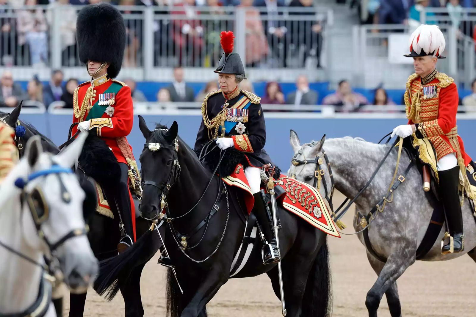 Putri Anne berkendara di Trooping the Color, pada 15 Juni 2024. (Foto: Getty/John Phillips)