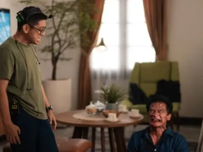 Kimo Stamboel saat mengarahkan film Abadi Nan Jaya. (Foto: Netflix)