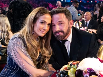Jennifer Lopez dan Ben Affleck. (Foto: Elle US)