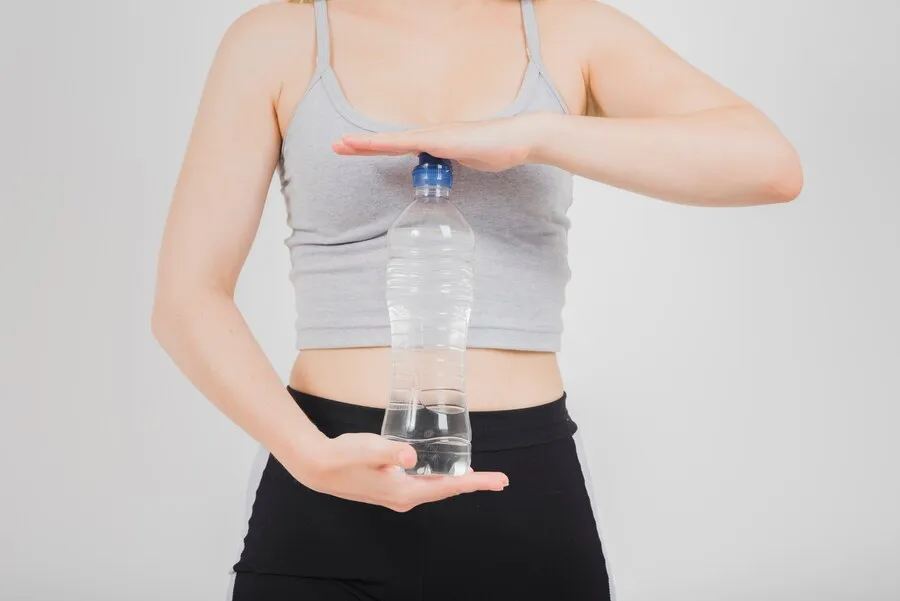 Diet Air Putih Turunkan Berat Badan Drastis, Waspadai Risikonya!