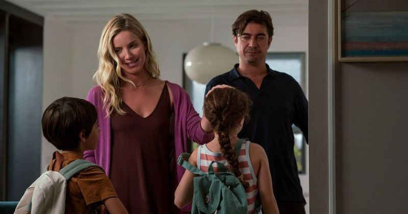 Vanished Into The Night: Pietro dan Elena bersama dua anaknya, Giovanni dan Bianca. (Foto: Instagram/Netflix Italy)