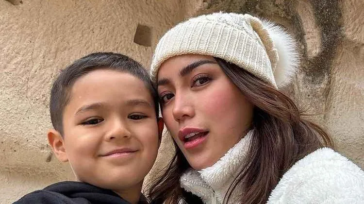 Jessica Iskandar Hamil Anak Ketiga, El Barack Bantu Memijat