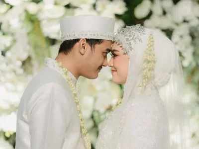 Potret pernikahan Happy Asmara dan Gilga Sahid. Foto : Instagram/gilgasahidh