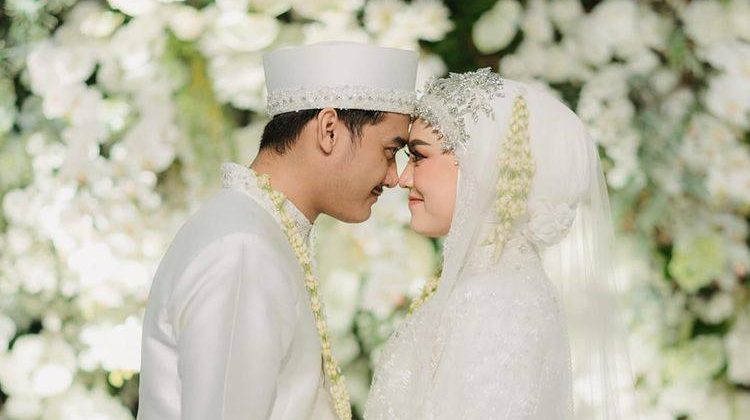 Potret pernikahan Happy Asmara dan Gilga Sahid. Foto : Instagram/gilgasahidh
