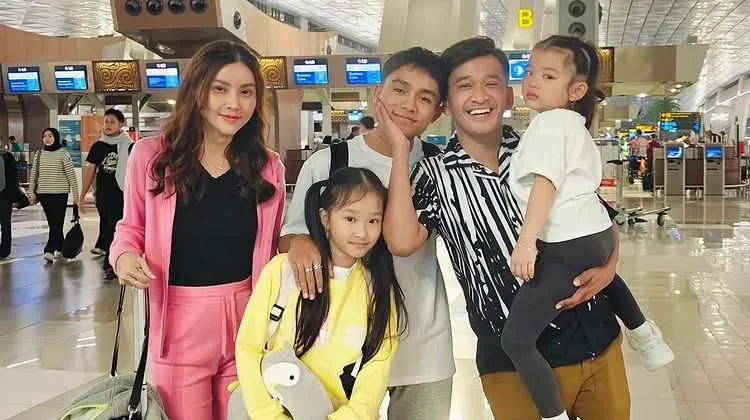 Mau Cerai, Ruben Onsu-Sarwendah Kompak Unggah Foto Bersama