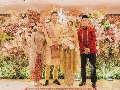 Potret pernikahan Salshabilla Adriani dan Ibrahim Risyad. Foto : Instagram/helenokt72
