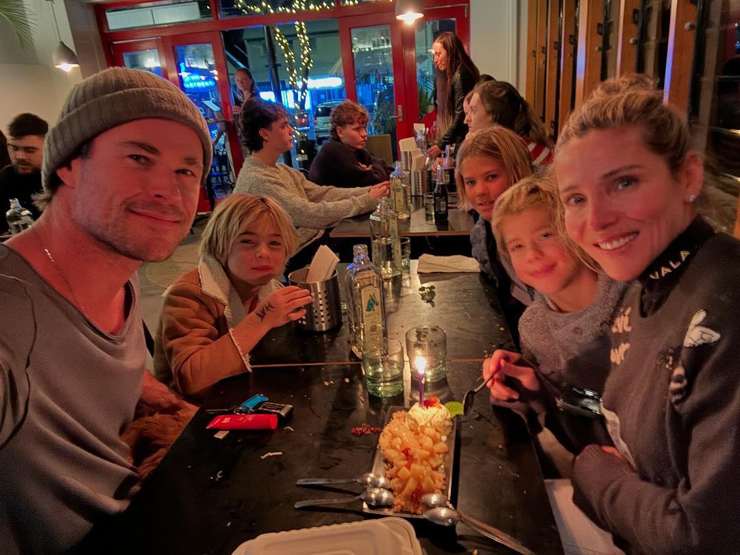Chris Hemsworth merayakan ulang tahun istri yang ke-48, Kamis (18/7). (Foto: Instagram/Chris Hemsworth)