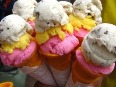 WASPADA: Cone es krim, salah satu jajanan pasar yang disebut BPOM, punya kandungan zat berbahaya pemicu kanker. (Foto : Pinterest)