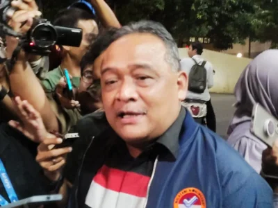Benny Rhamdani beri klarifikasi sosok T yang ternyata bukan pengendali bisnis judi online di Indonesia. (Foto : Irfan Julyusman/Nyata)