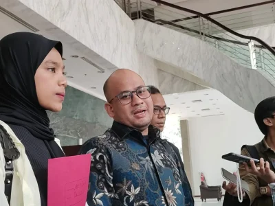 Pihak Keluarga Dini Sambangi Badan Pengawas Mahkamah Agung (Foto : Irfan Julyusman/Nyata)