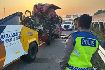 Rombongan SD Islam Darul Falah Surabaya Alami Kecelakaan di Tol Solo-Ngawi, Enam Orang Tewas