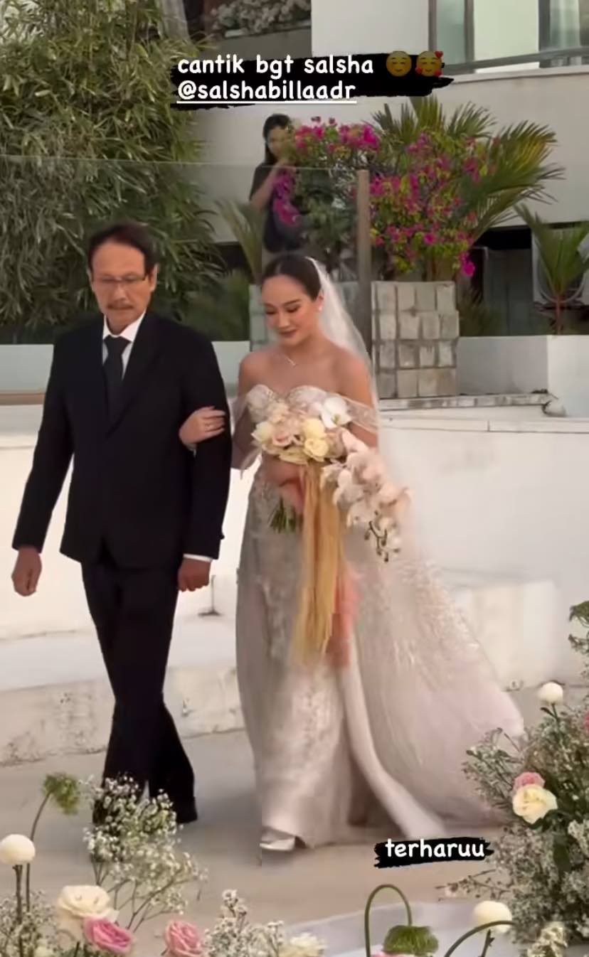 Salshabilla Adriani dan Ibrahim Risyad menggelar resepsi pernikahan. Foto : Instagram/salshabillaadr