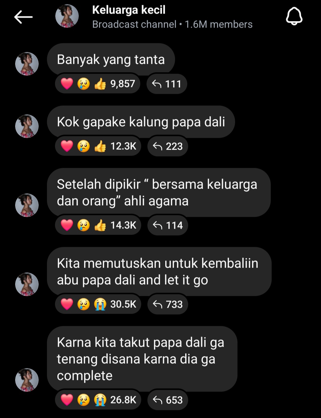 Jennifer jelaskan alasan tak lagi pakai kalung liontin abu Dali. Foto: Dok. Instagram @jennifercoppenreal20