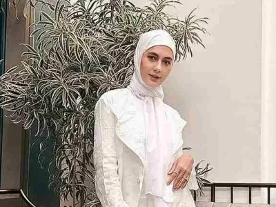 Paula Verhoeven tampil berhijab. Foto : Instagram/paula_verhoeven