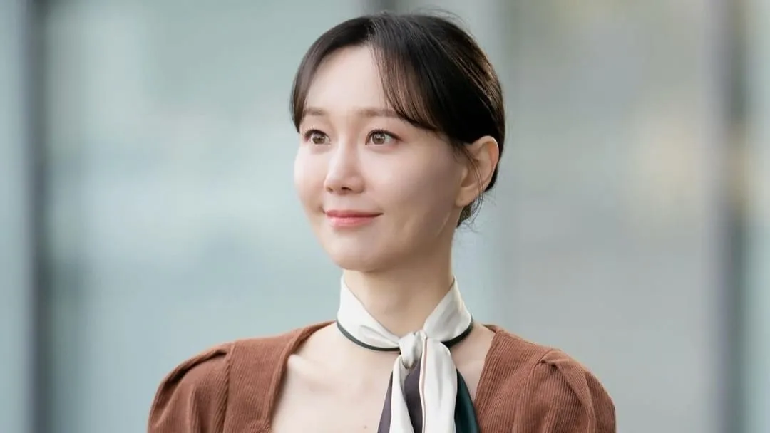 Aktris Lee Yoo Young Umumkan Hamil Anak Pertama
