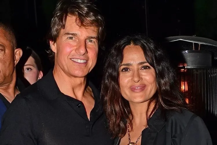 Terbongkar! Rahasia Kedekatan Tom Cruise dan Salma Hayek