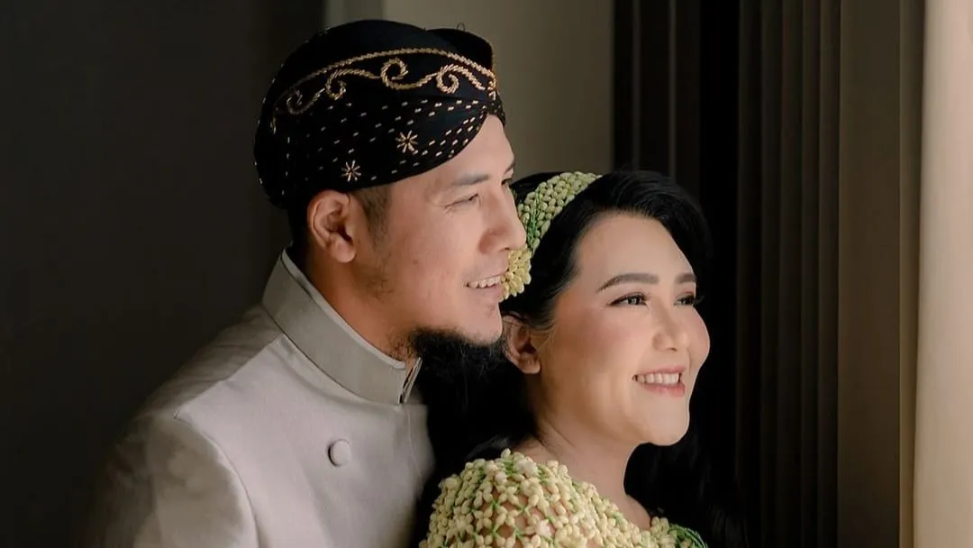 Via Vallen Lahirkan Anak Pertama Laki-laki, Ini Nama Bayinya