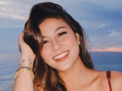 Selebgram Awkarin dilaporkan pencemaran nama baik oleh orang tua admin yang gelapkan uangnya. Foto: Dok. Instagram @narinkovilda
