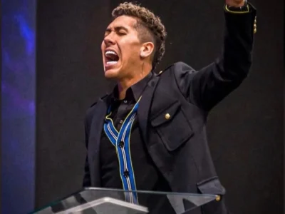 Roberto Firmino aktif sebagai pendeta di Brasil (Foto : X/@SimplyGoal)