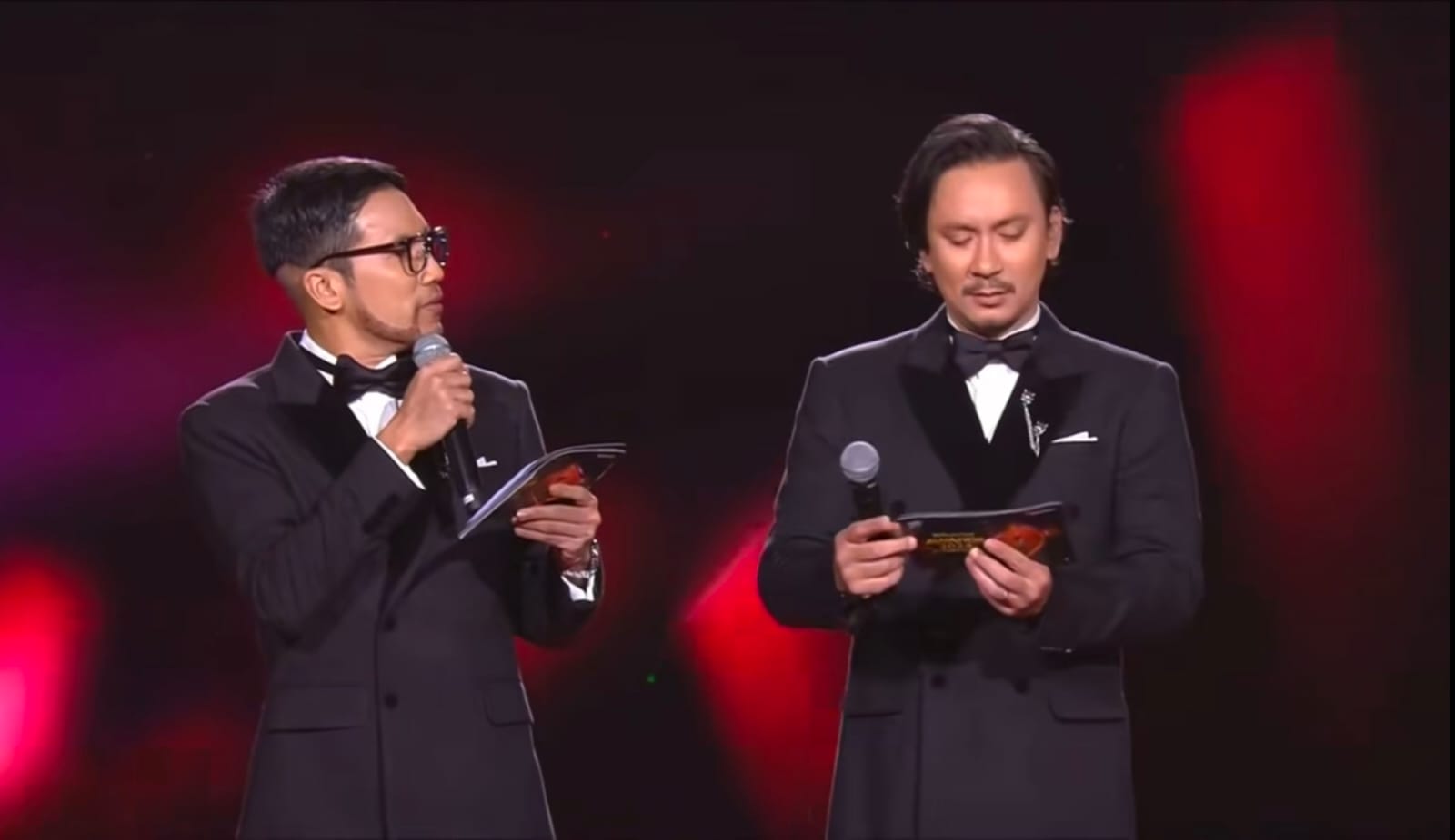 Momen Desta Pertama Kali Membawakan Acara Setelah Transplantasi Rambut (Foto : TikTok/borisjegel)