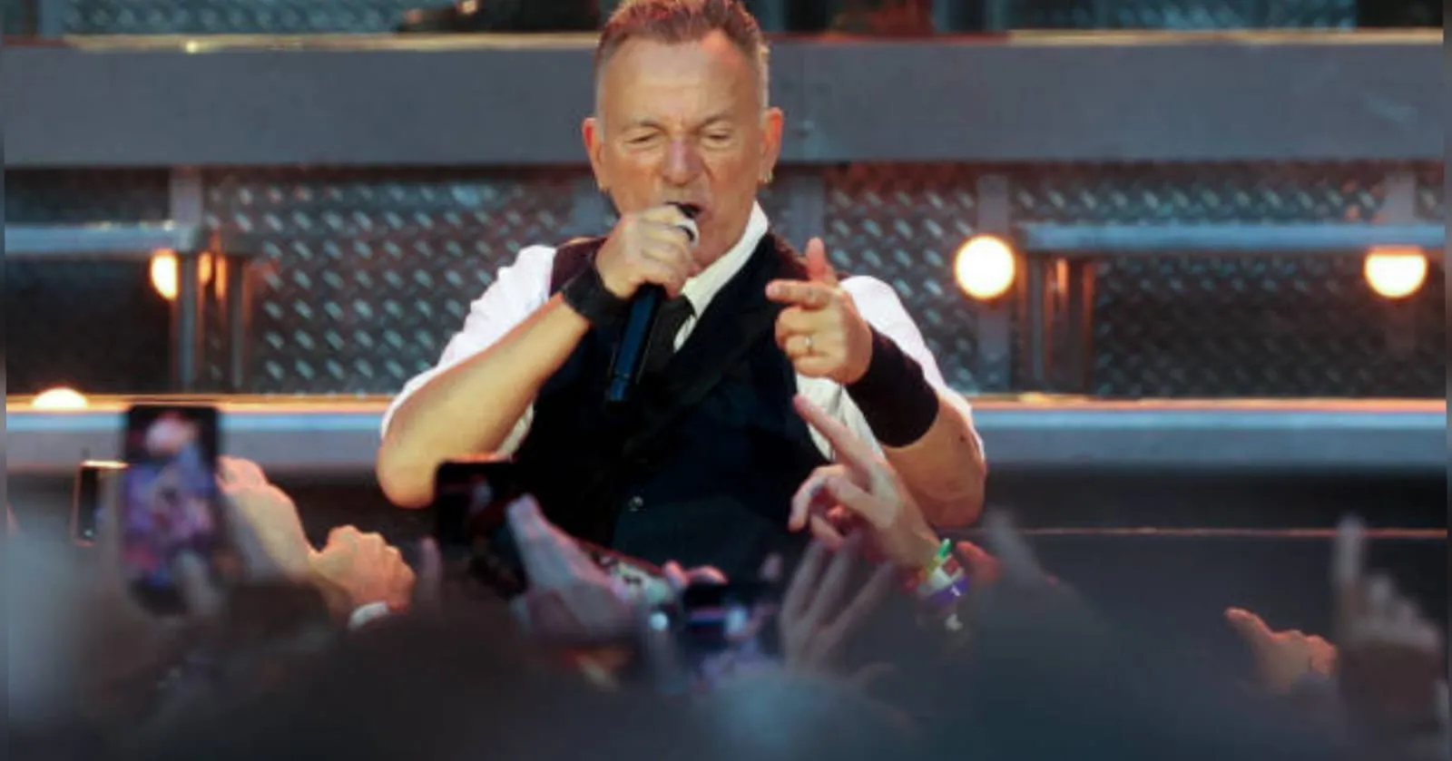 Bruce Springsteen Jadi Miliarder, Punya Kekayaan Triliunan Rupiah