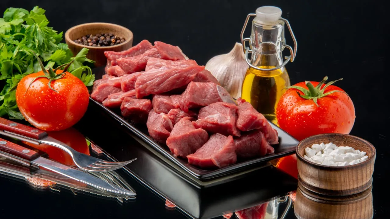 3 Pria ini Bernasib Tragis Akibat Makan Daging Mentah
