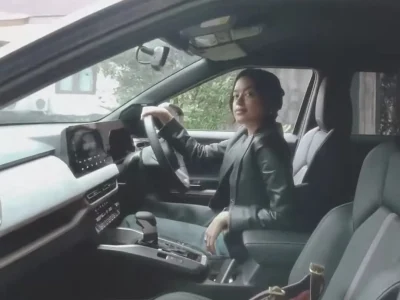 Perempuan mengemudi kendaraan kurang peka terhadap kecepatan kendaraan yang dikemudikannya. Sehingga kecepatan tidak terasa melebihi batas. (Foto Agnes)
