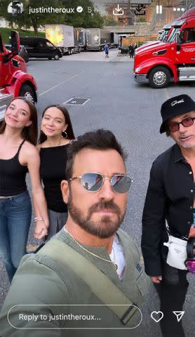 Robert Downey Jr. dan Justin Theroux menghadiri konser Olivia Rodrigo. (Foto: Instagram/Justin Theroux)