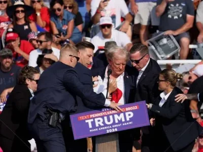 Kondisi Donald Trump usai jadi korban penembakan. Foto: REUTERS/Brendan McDermid