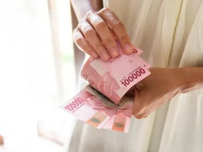 Ilustrasi pensiunan guru di jambi diminta kembalikan gajinya ke Negara. Foto: iStock