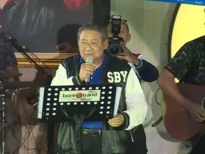 Mantan Presiden SBY saat bermain musik bersama band 3 Pemuda Berbahaya pada tahun 2022 silam. (Foto: Youtube/3 Pemuda Berbahaya)