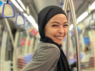 Tantri Kotak jatuh dari panggung 2 meter saat konser di Cianjur (Foto: instagram/tantrisyalindri)