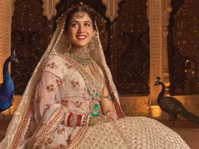 Radhika Merchant tampil memukau di pernikahannya dengan Anant Ambani (Foto: instagram/rheakapoor)