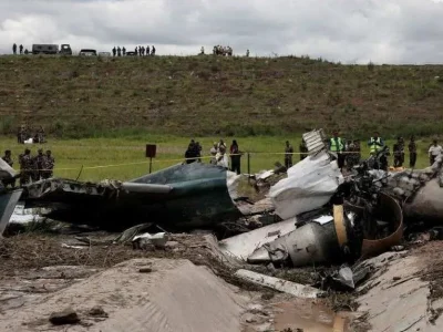 Pesawat Saurya Airlines jatuh di Nepal. Foto: Reuters