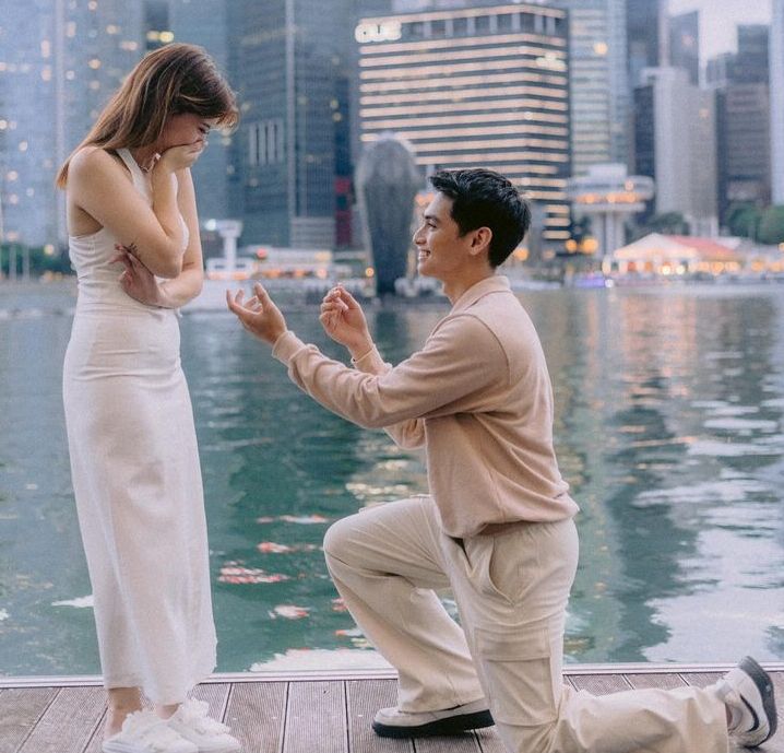 Cassandra Lee dilamar kekasih. Foto : Instagram/cassandraslee