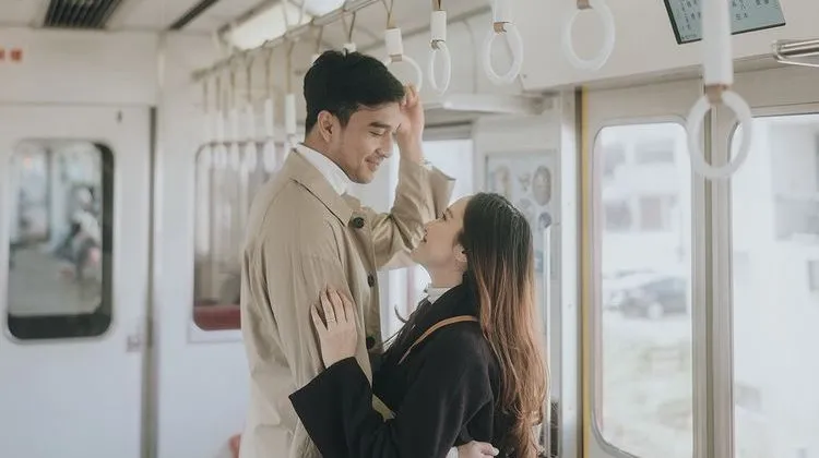 Momen Lucu Salshabilla Adriani saat Dilamar Ibrahim Risyad di Paris
