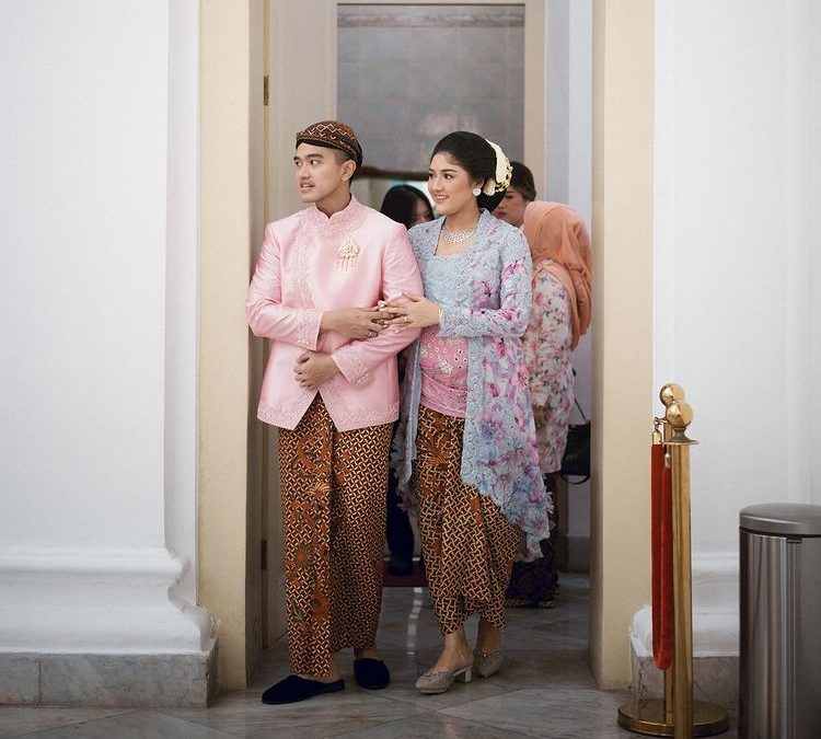 Potret anggun Erina Gudono di Upacara Mitoni. Foto : Intagram/erinagudono