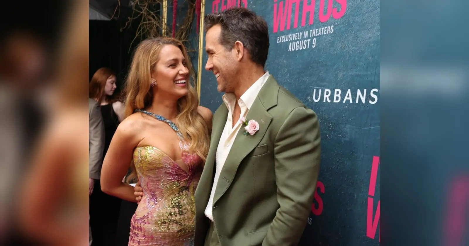 Blake Lively Pakai Gaun Britney Spears di Premiere Film Terbaru