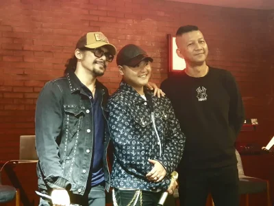 Reynold Effendy 'eks Slank', Syiwa, Rowman 'Ungu' berkolaborasi bersama dalam pembuatan mini album 'Save It'. (Foto: Agnes/Nyata)