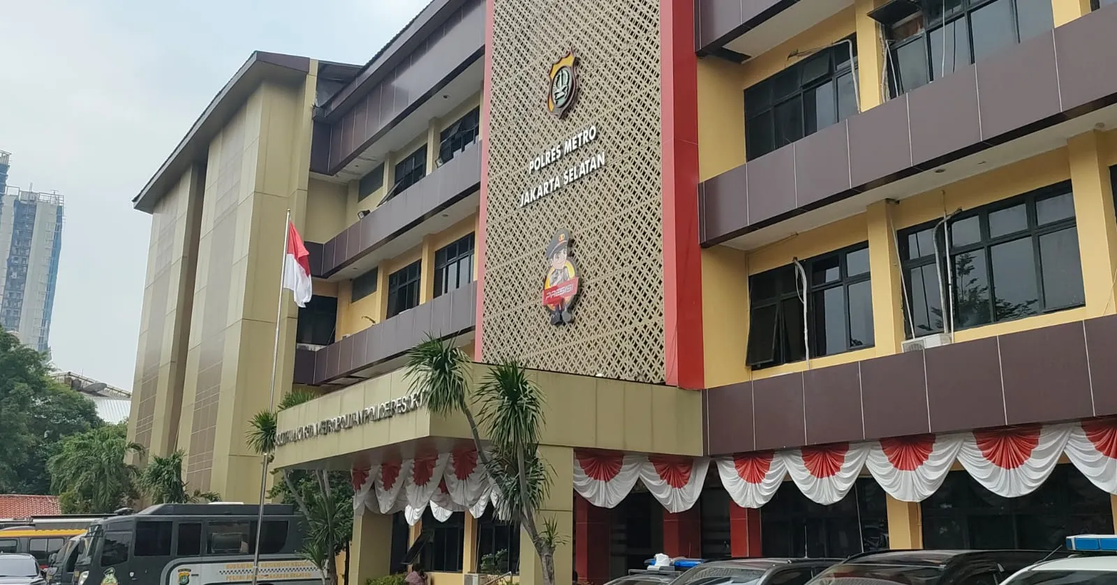 Diam-Diam Suami BCL Tiko Aryawardhana Penuhi Panggilan Polres Metro Jakarta Selatan