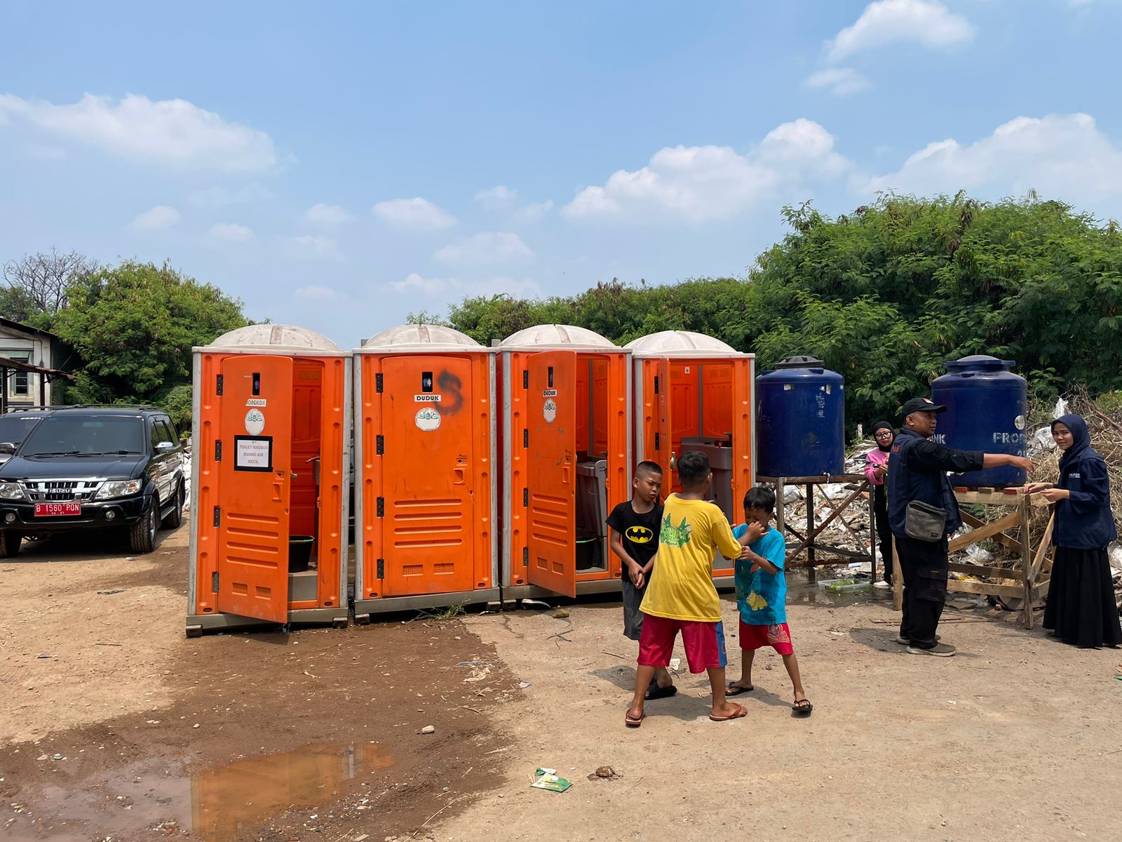 Fasilitas toilet disediakan oleh pemerintah untuk pengungsi korban kebakaran Manggarai. (Foto: Stephine/Nyata)