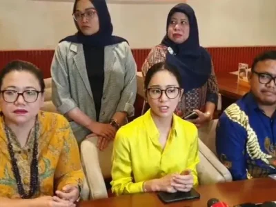 Bunga Zainal mengaku jadi korban dugaan penipuan yang merenggut hartanya senilai Rp15 miliar. (Foto: Bayu/Nyata)
