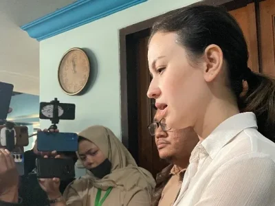 Kimberly Ryder setelah menjalani mediasi ke dua sidang perceraiannya. (Foto: Stephine/Nyata)
