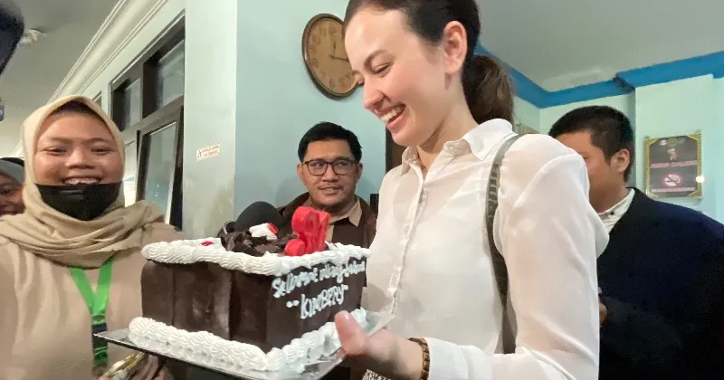 Di Tengah Proses Cerai, Kimberly Ryder Dapat Kejutan Ulang Tahun