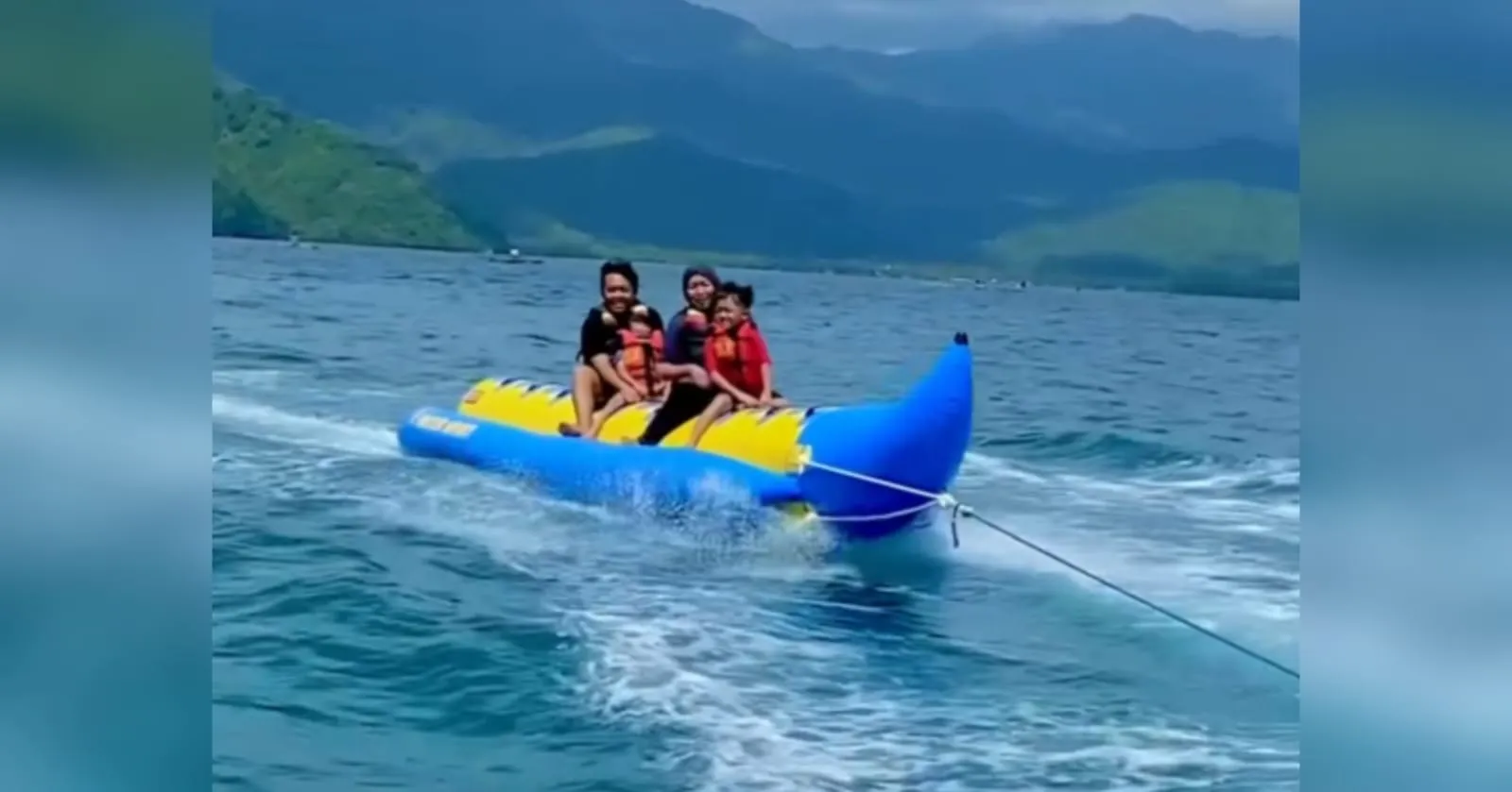 Wisatawan Sidoarjo Tewas Usai Main Banana Boat di Pantai Mutiara