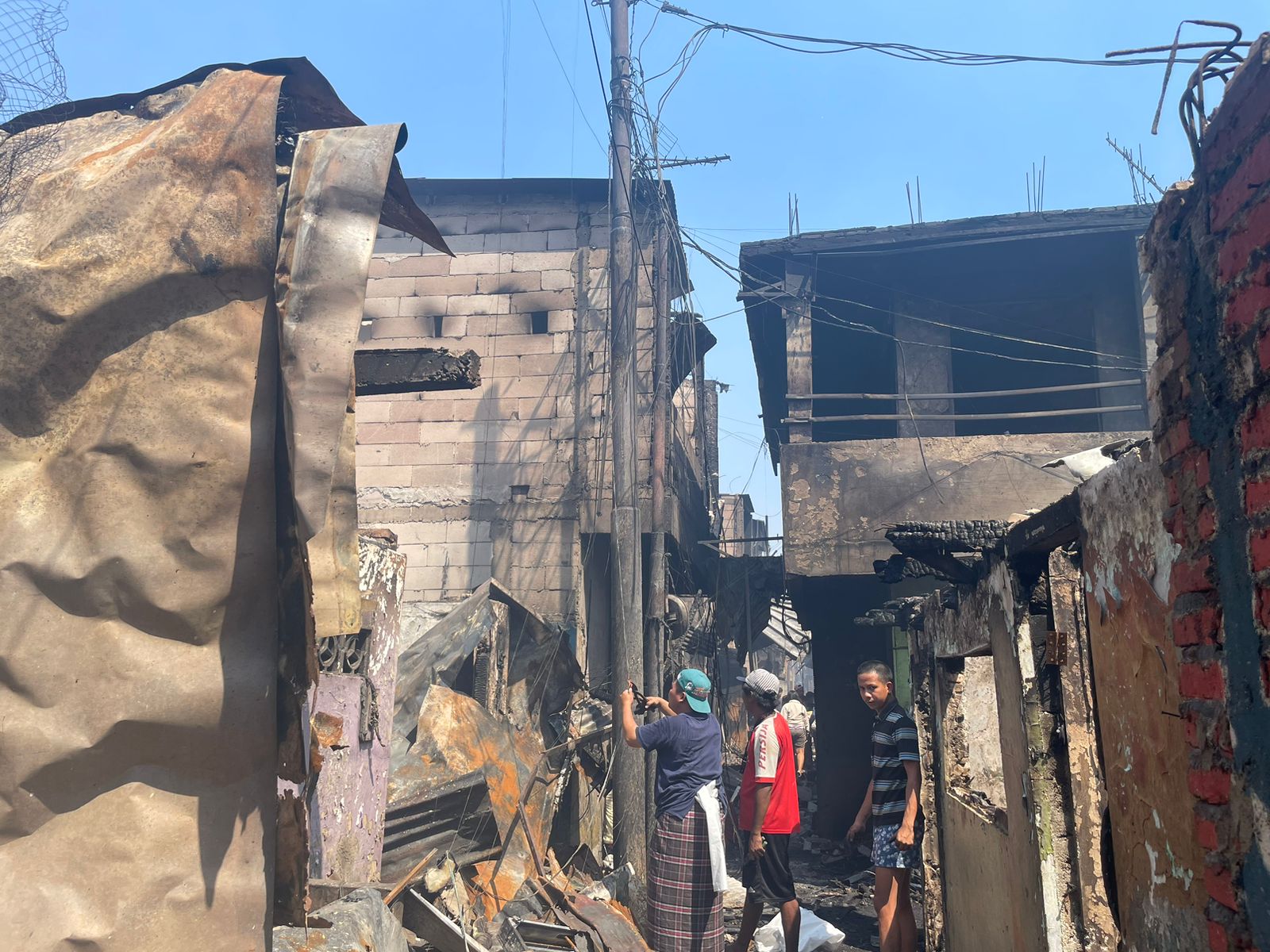 Kebakaran Manggarai diduga karena ledakan HP saat dicas. (Foto: Dok. Nyata/Stephine)