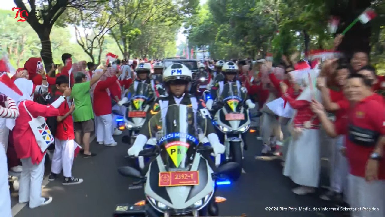 Kirab bendera merah putih dan teks proklamasi dari Monas menuju IKN. (Foto: YouTube/SekretariatPresiden)