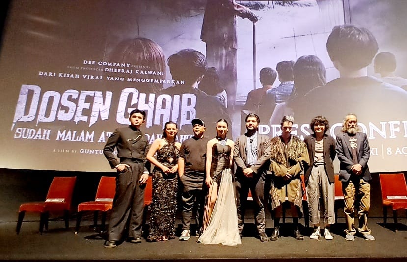 Penayangan perdana film 'Dosen Ghaib: Sudah Malam atau Sudah Tahu' di kawasan Epicentrum, Jakarta Selatan, Kamis (8/8/2024). (Foto: Bayu/Nyata)